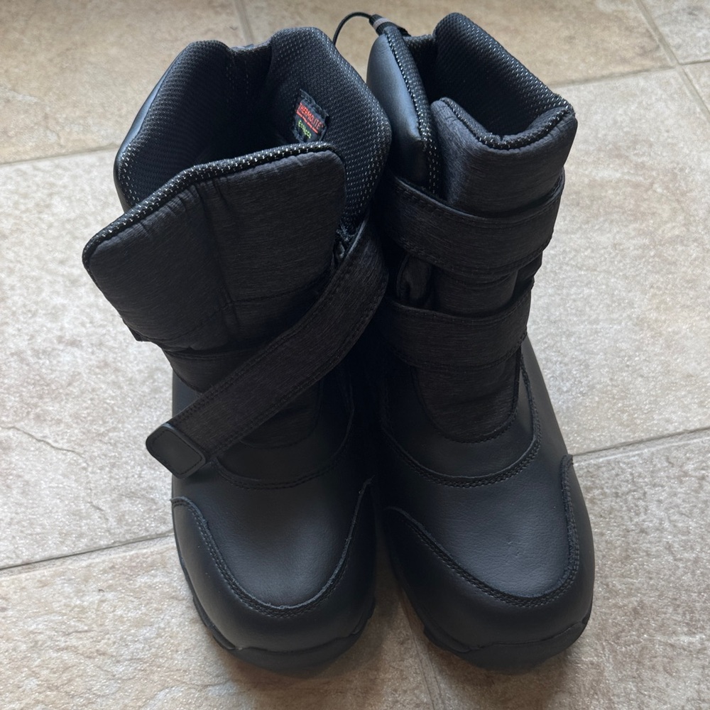 All in motion Cozy Black  Snow Boots thermolite